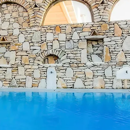 Omnia Villa *